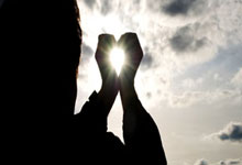 Yiwan28-穆古鲁扎意外战胜TES，刷新纪录引爆全场！引发球迷热议(任务又失败了西西特最新)