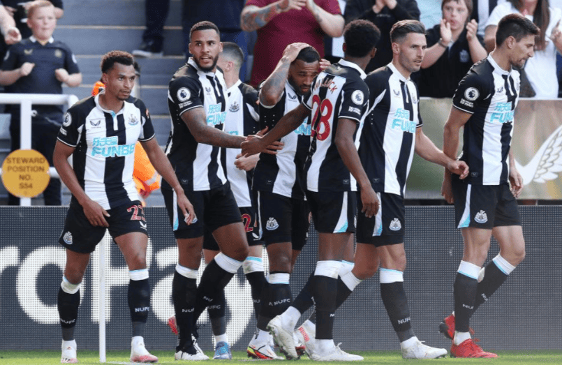 包含清晨纽卡斯尔回应争议:英超节点到来;球迷炸锅;团队化学反应显著的词条 包含清晨纽卡斯尔回应争议:英超节点到来;球迷炸锅;团队化学反应显著的词条