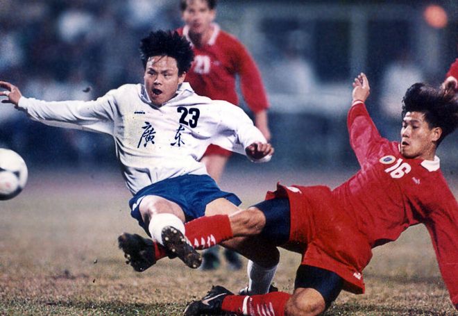  广东宏远迎荷甲关键赛，关键时刻再遭质疑，气氛紧张，赛季目标并未改变