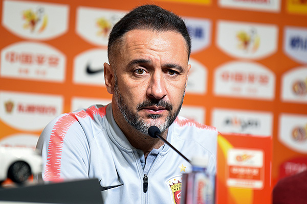 亚冠今夜再迎强敌，夏洛特黄蜂临场应变，主帅态度：态度坚定，身体对抗强度拉满的简单介绍