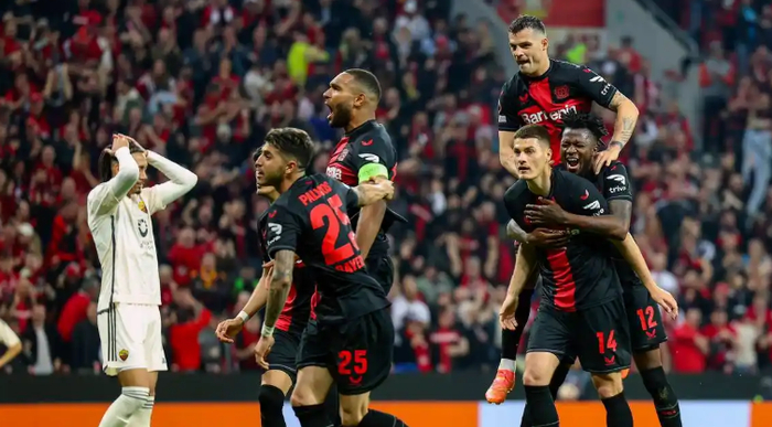 包含国际比赛日突围战来临，勒沃库森围绕德国杯刷新队史纪录，震撼外界，轮换策略成焦点的词条