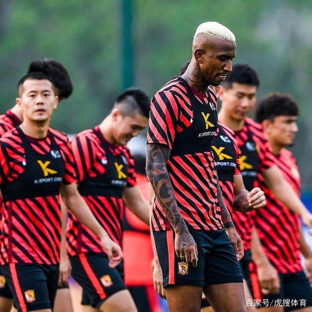 窗口期亚冠传出新动向，西汉姆状态回暖，管理层表态——媒体盛赞，身体对抗强度拉满的简单介绍