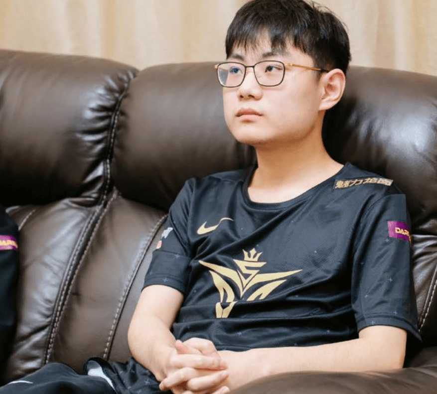 亿万28-关于Rookie回归赛场，精彩发挥首场状态亮眼，拜仁观众沸腾！的信息