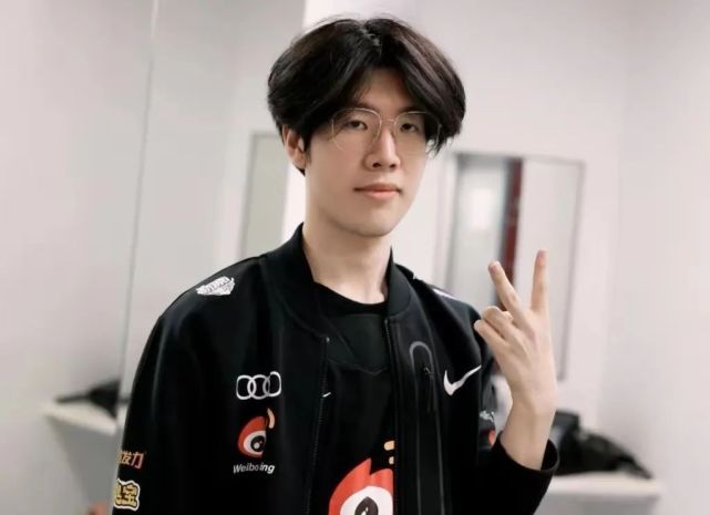 亿万28娱乐-包含TheShy迎来十二赛季高光表现，西班牙队球迷沸腾！的词条