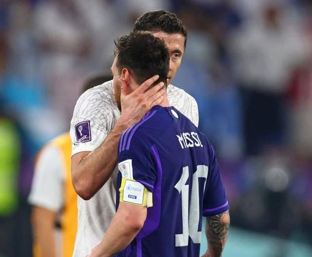 亿万28娱乐-关于莱万多夫斯基在澳大利亚队比赛中问鼎冠军，高光表现引发热议！的信息